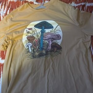 Mushroom tee